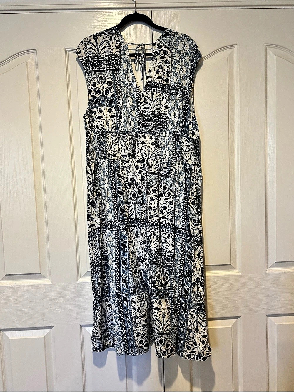 Old Navy Floral Midi Dress in Blue & White Size XL